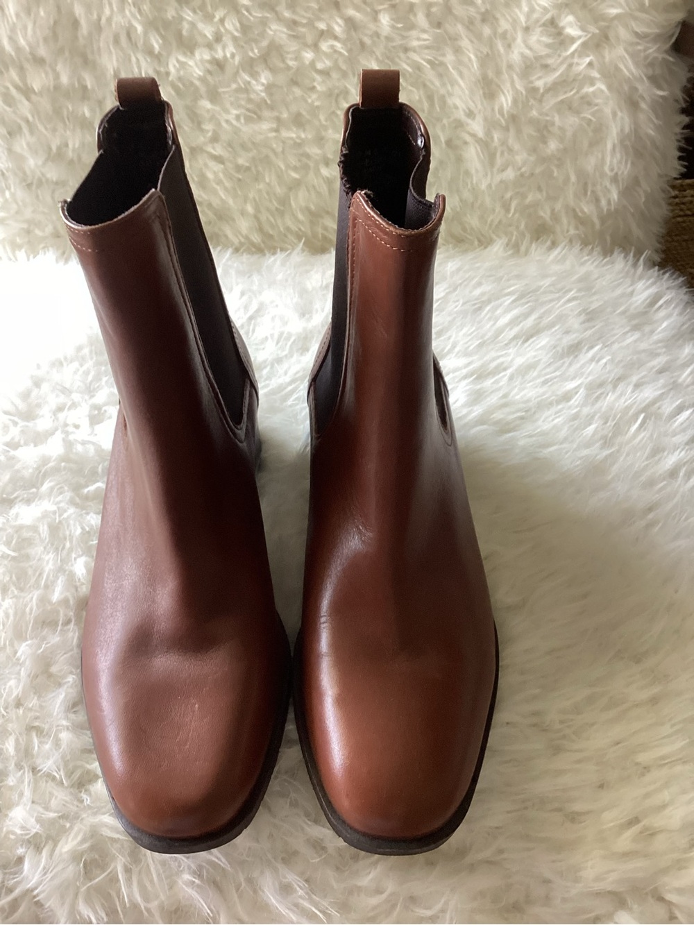 Kenneth Cole Reaction booties, 6.5.